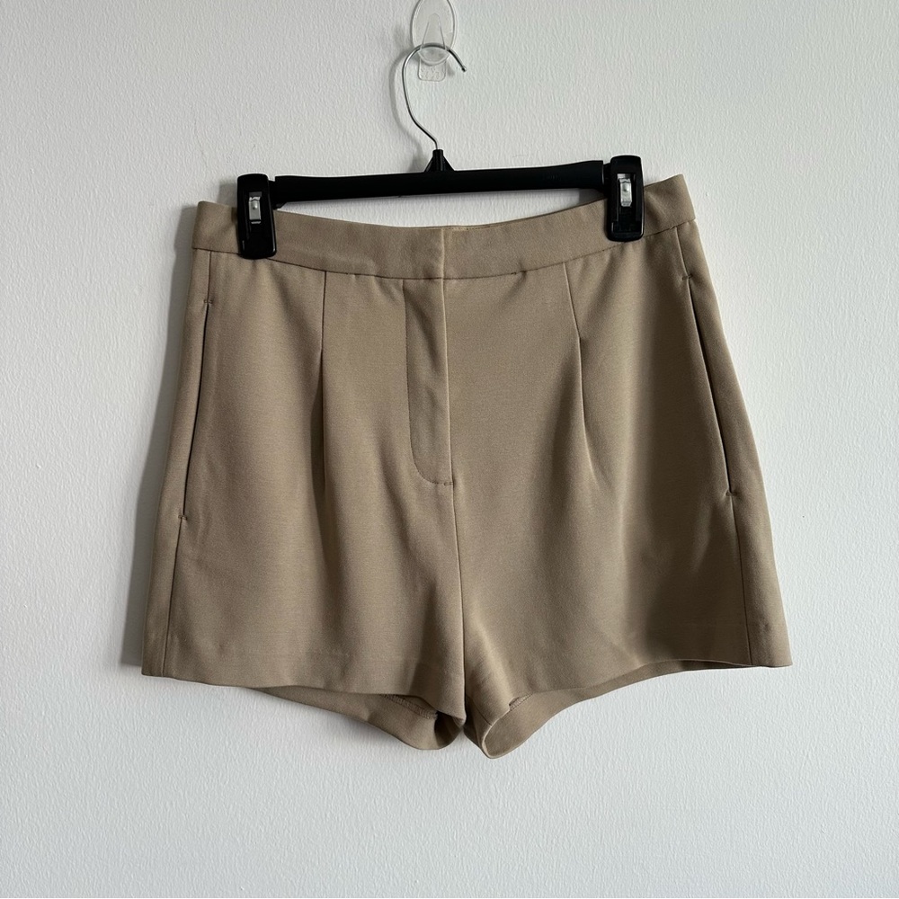 ACNE - Sensational Shorts in Cream | Size 36